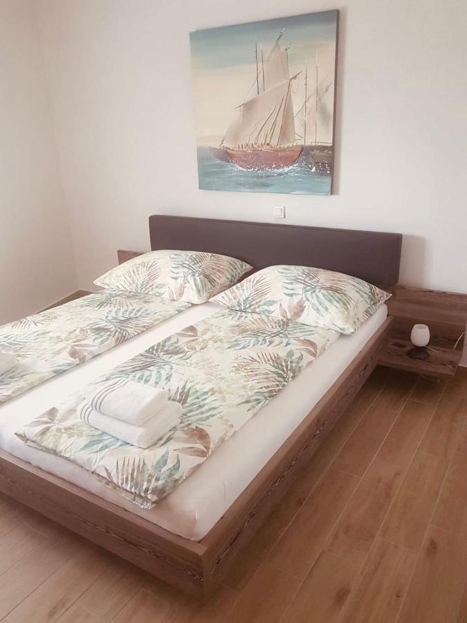 Apartmani Tin Стариград-Пакленица Екстериор снимка