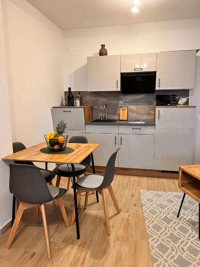 Apartmani Tin Стариград-Пакленица Екстериор снимка