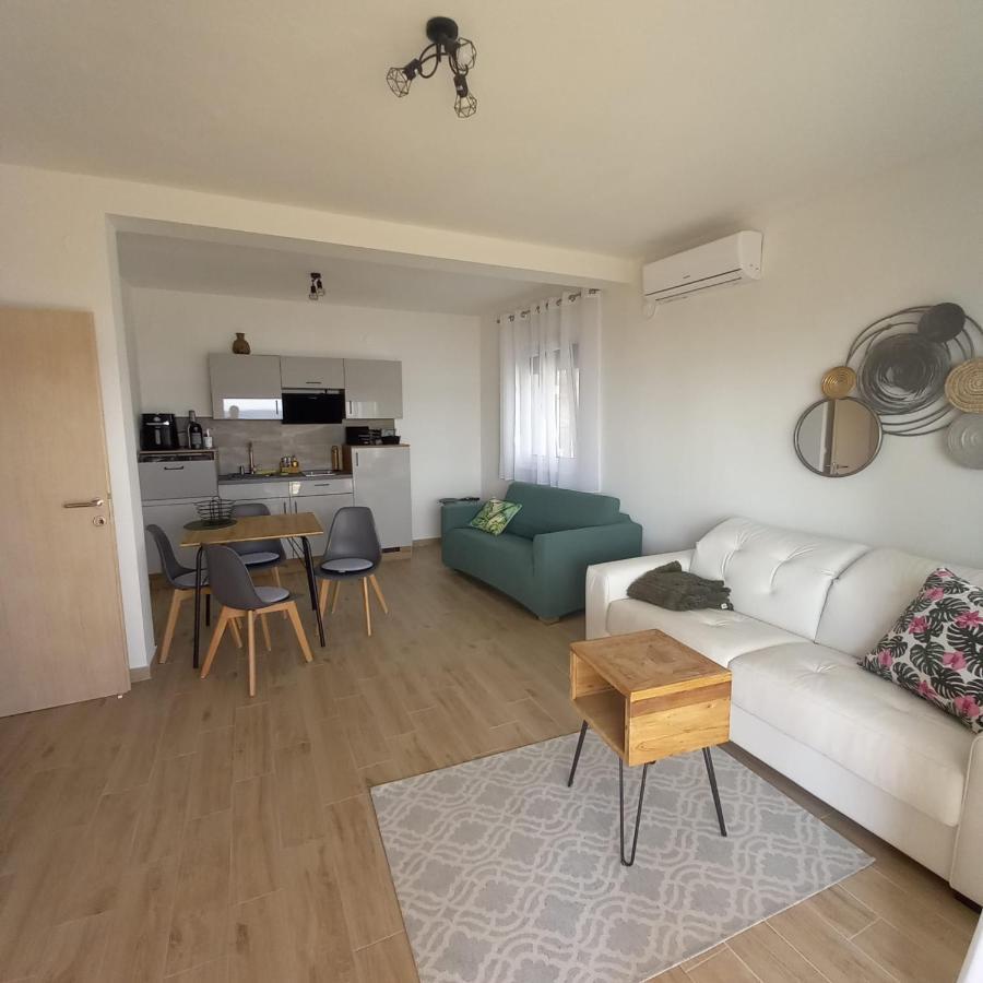 Apartmani Tin Стариград-Пакленица Екстериор снимка